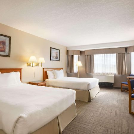 Days Inn By Wyndham Hinton Zewnętrze zdjęcie