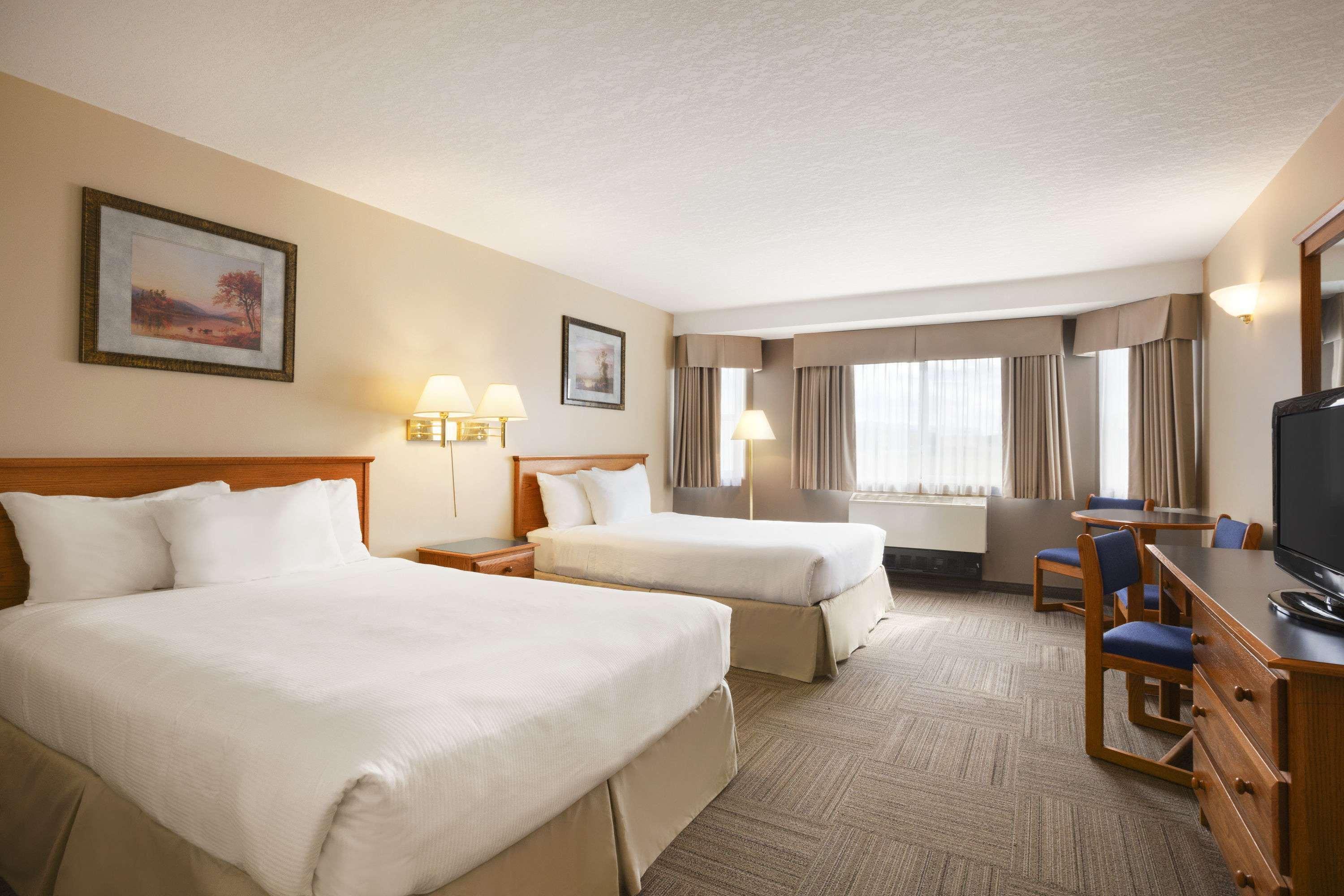 Days Inn By Wyndham Hinton Zewnętrze zdjęcie