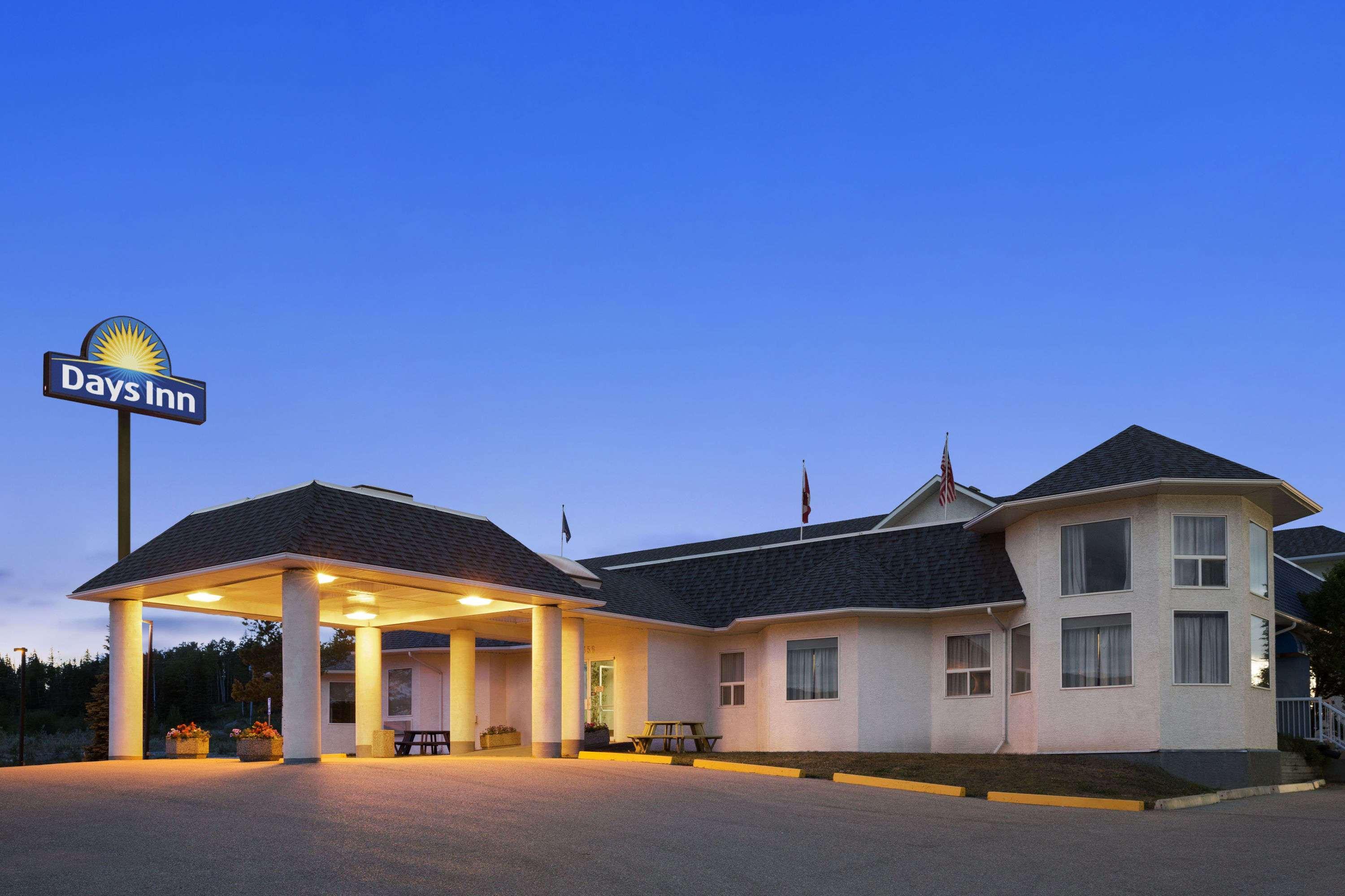 Days Inn By Wyndham Hinton Zewnętrze zdjęcie