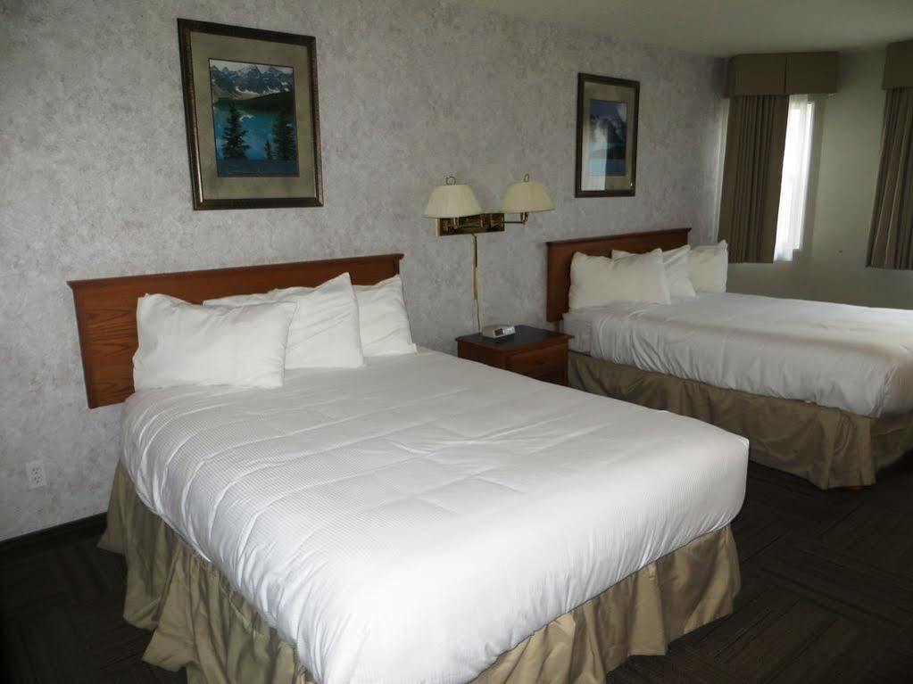 Days Inn By Wyndham Hinton Zewnętrze zdjęcie