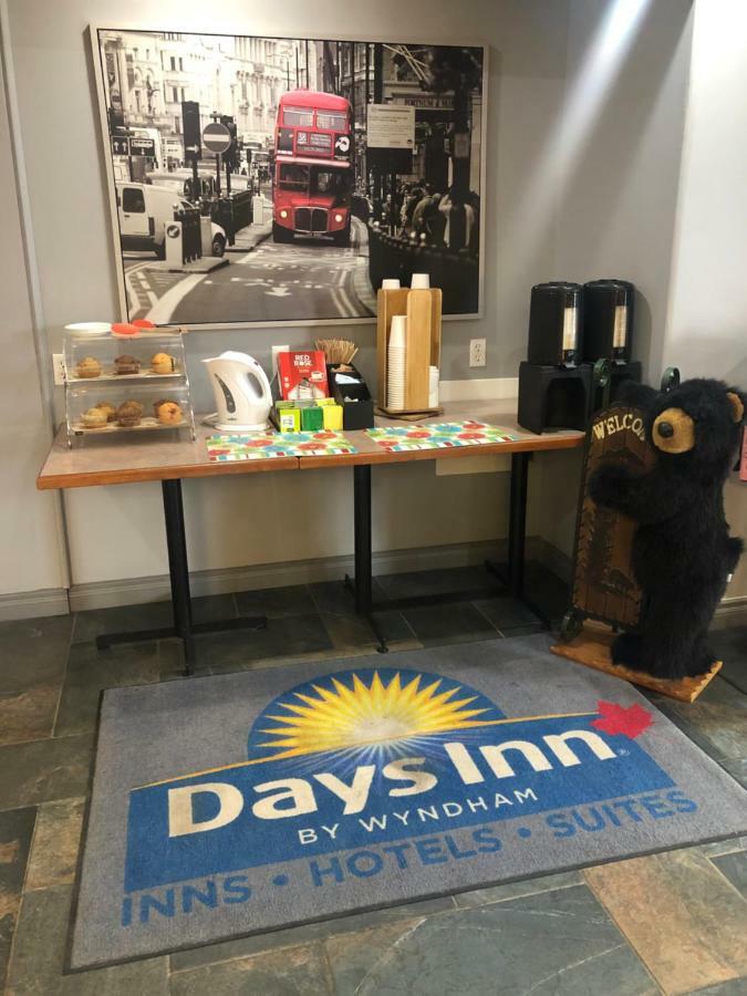 Days Inn By Wyndham Hinton Zewnętrze zdjęcie